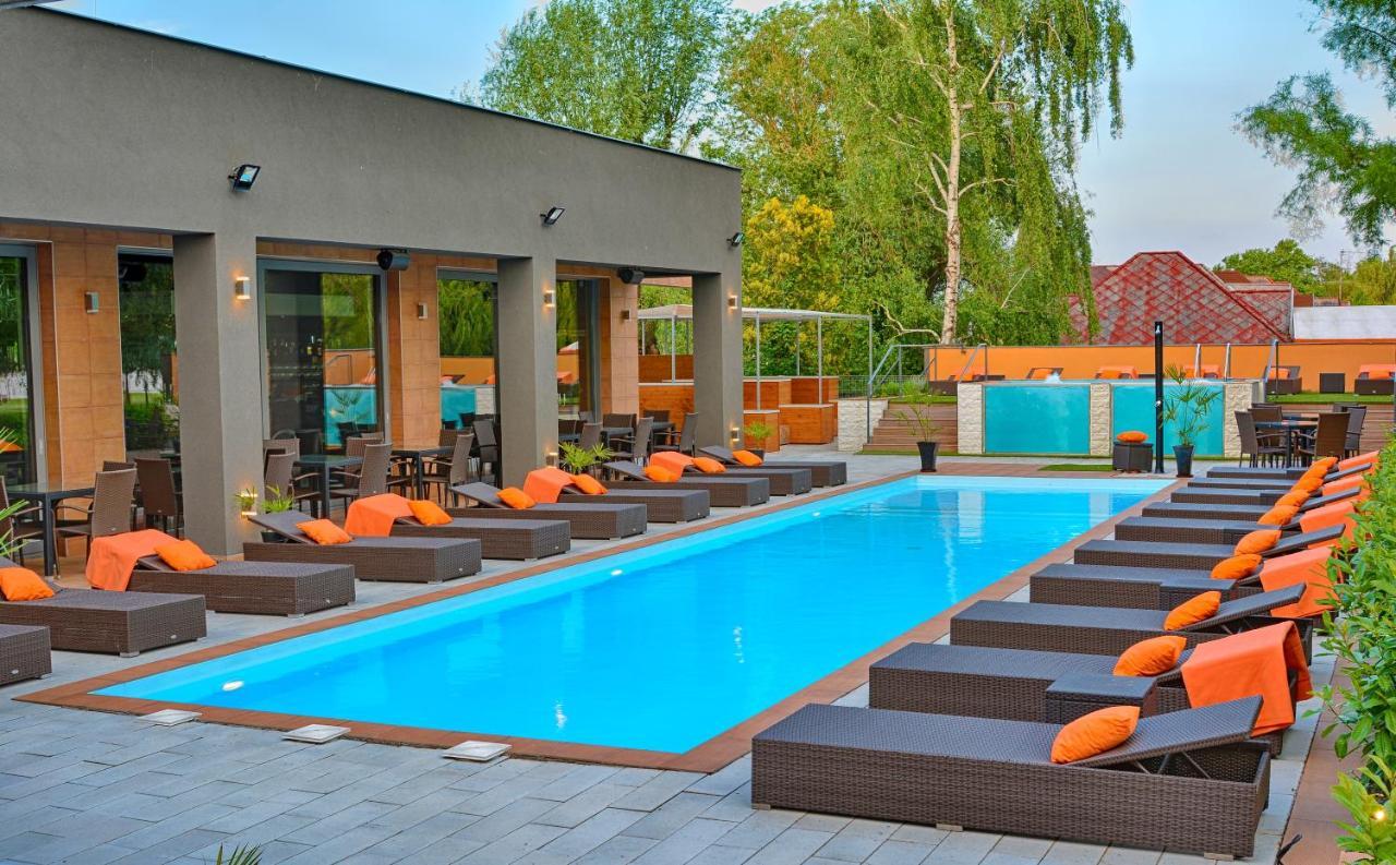 Player'S Pool&Rooms Vonyarcvashegy Ngoại thất bức ảnh